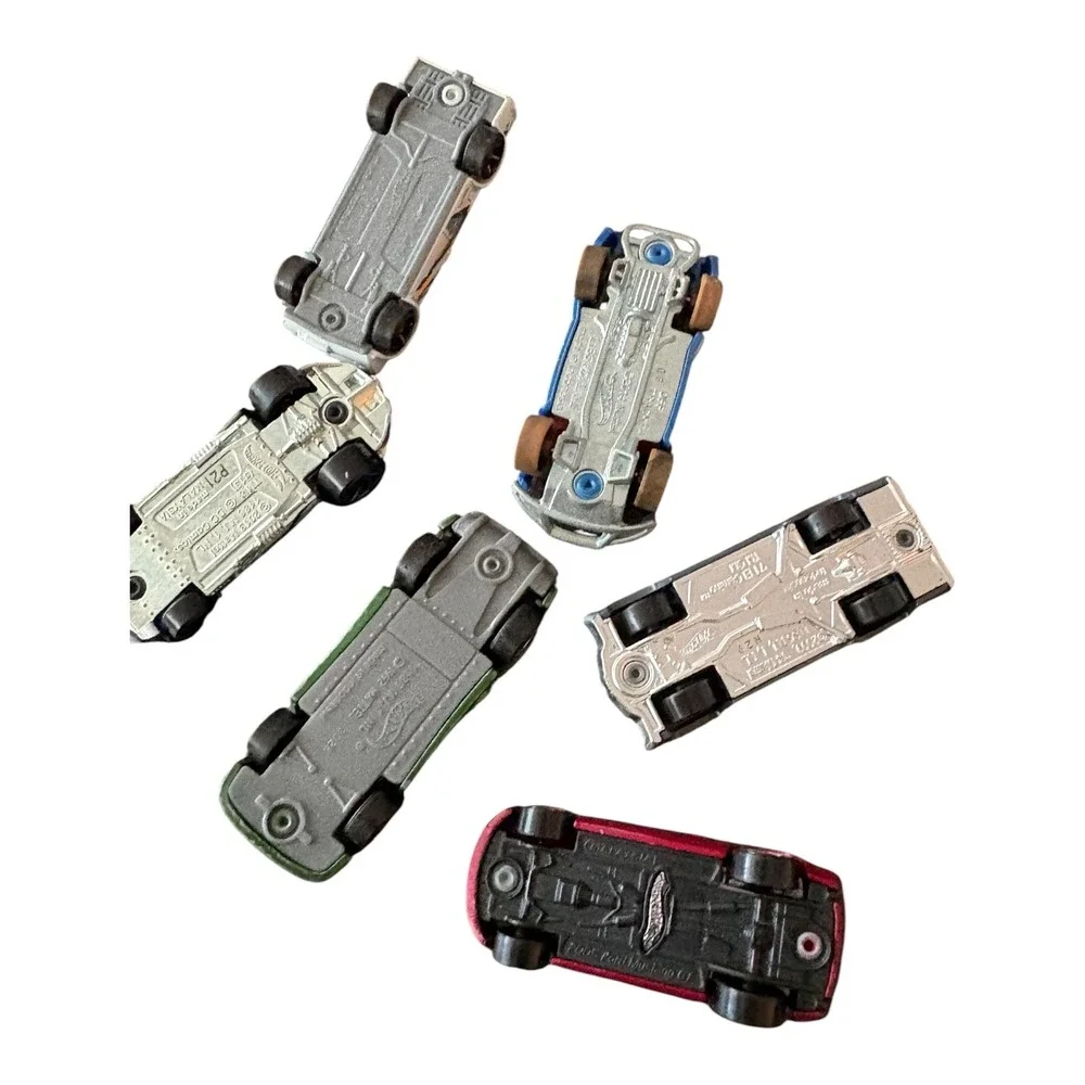 Hot Wheels Matchbox Toy Car Lot of 20 Trucks Cars Construction Tokyo Tundra Bus